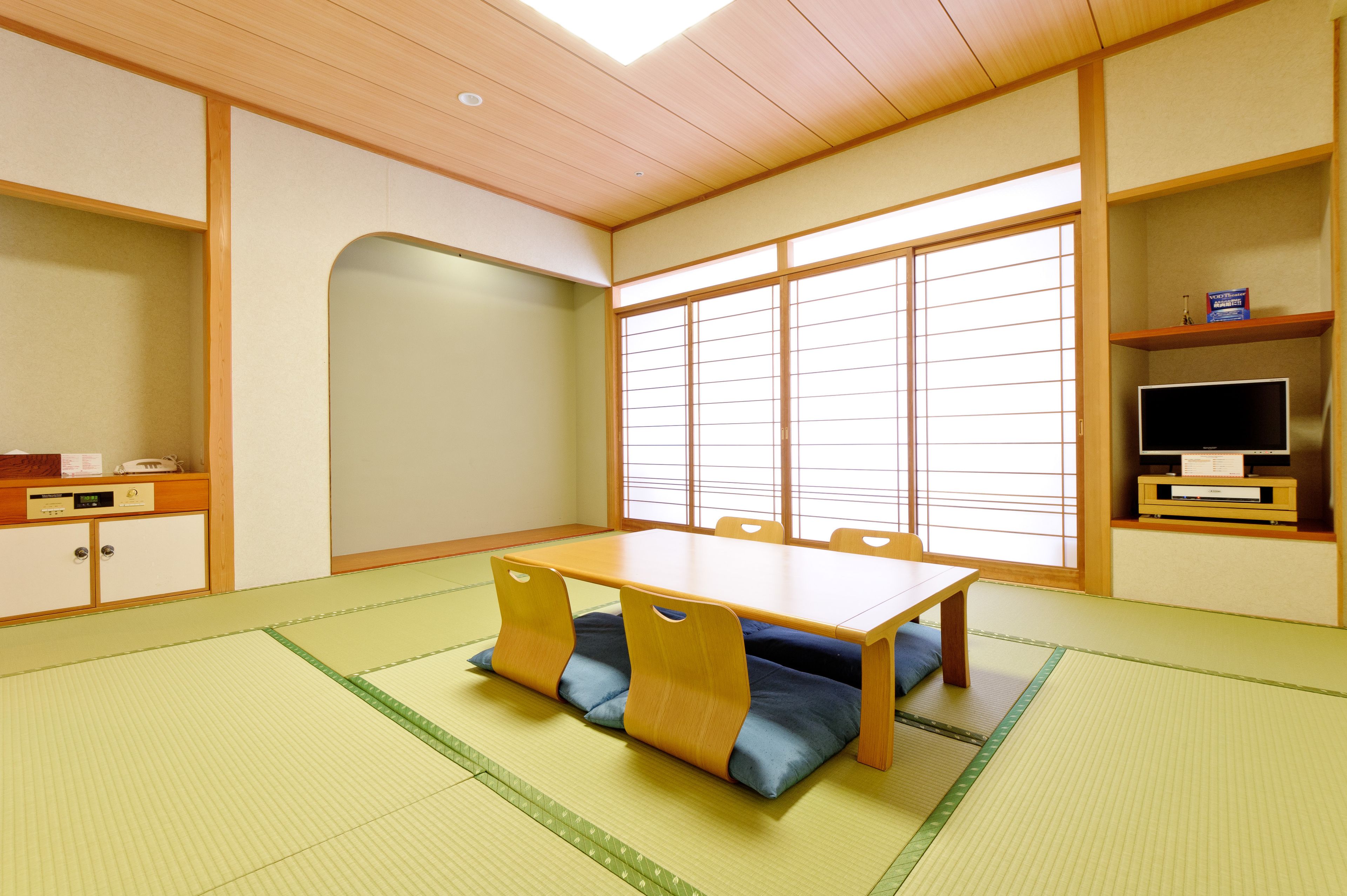 minibar, in-room safe, desk, blackout curtains