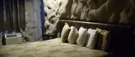 Suite, 1 Bedroom (Jurassic Cave) | In-room safe, soundproofing, iron/ironing board, free cribs/infant beds