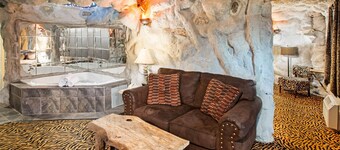 Days Inn & Suites by Wyndham Terre Haute