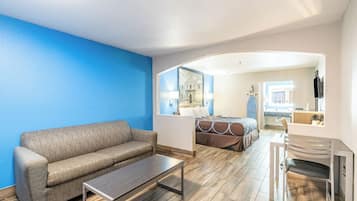 Studio Suite, 1 King Bed, Non Smoking | Hypo-allergenic bedding, desk, iron/ironing board