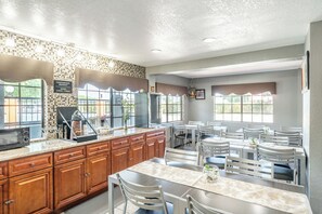 包含每日外带式早餐