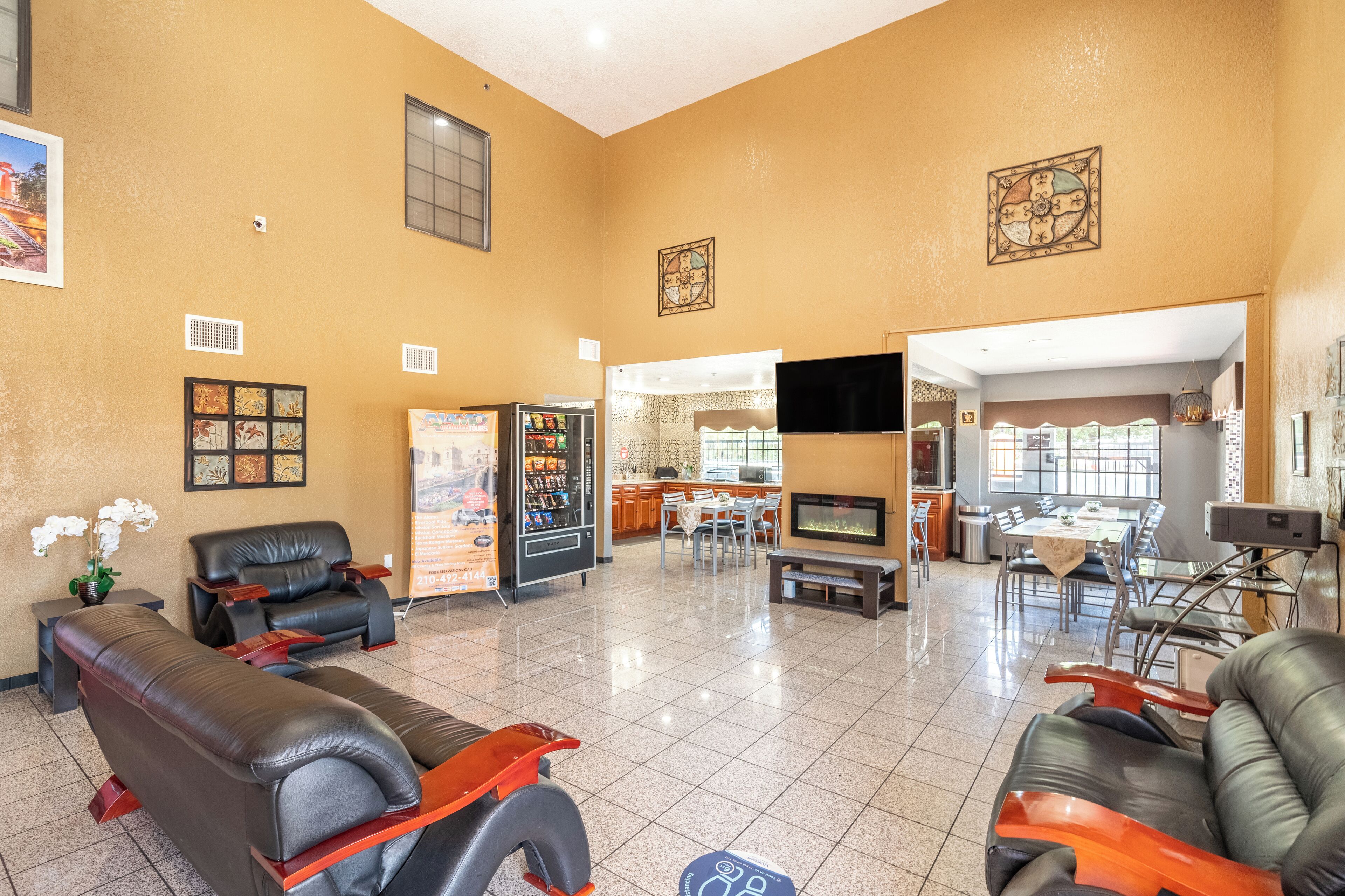 Photo - Super 8 By Wyndham San Antonio/riverwalk Area