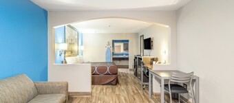 Super 8 by Wyndham San Antonio/Riverwalk Area