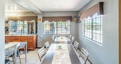Super 8 by Wyndham San Antonio/Riverwalk Area