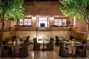 3 restaurants; lunch and dinner served - Bella Beach - All Inclusive (Hersonissos)