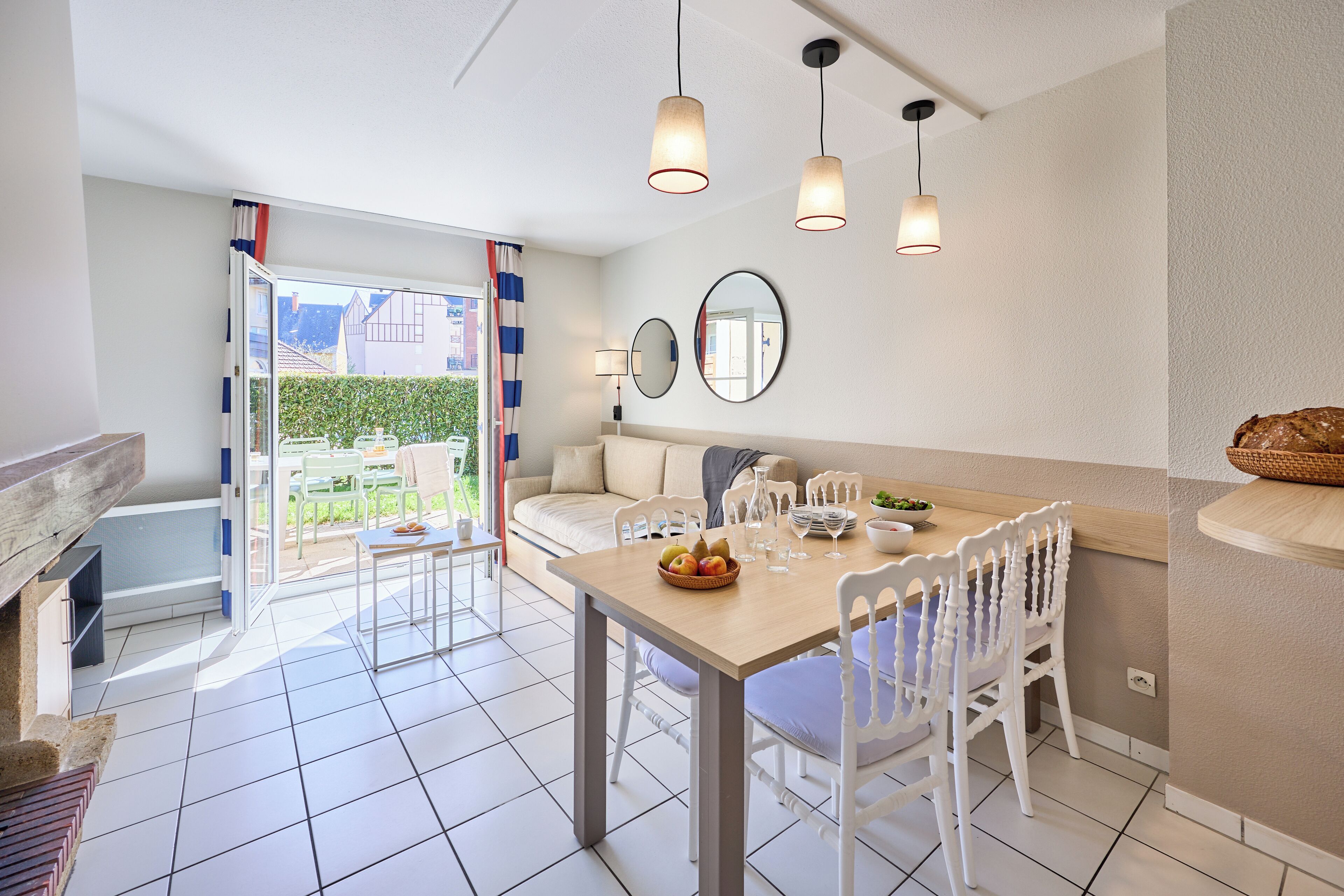 Maison 6 personnes-1 chambre + 1 coin nuit-Duplex-Cheminée-Terrasse-Rénové | Opholdsområde | Tv