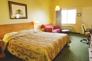 Deluxe Room | Individually decorated, iron/ironing board, free WiFi - Hunters Hot Springs Resort (Lakeview)