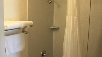 Standard Double Room, 2 Double Beds | Bathroom