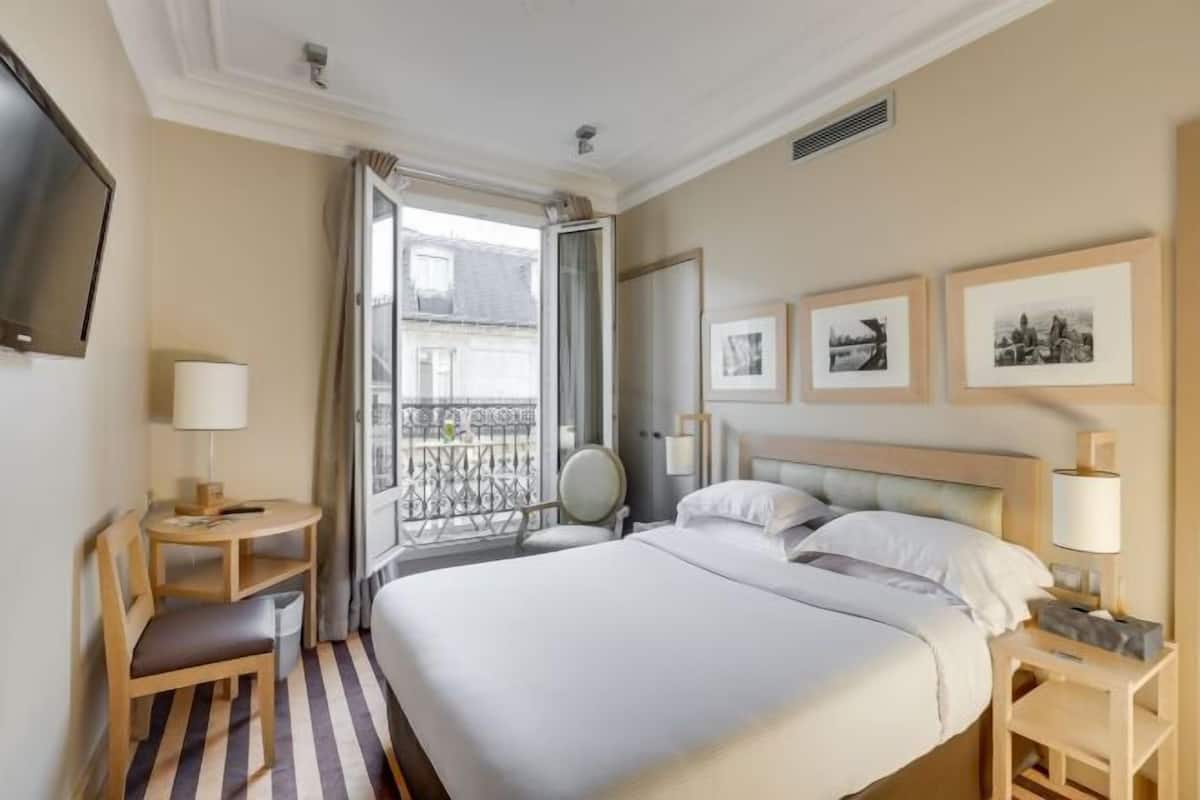 Ropa de cama de alta calidad, camas con pillow-top y minibar