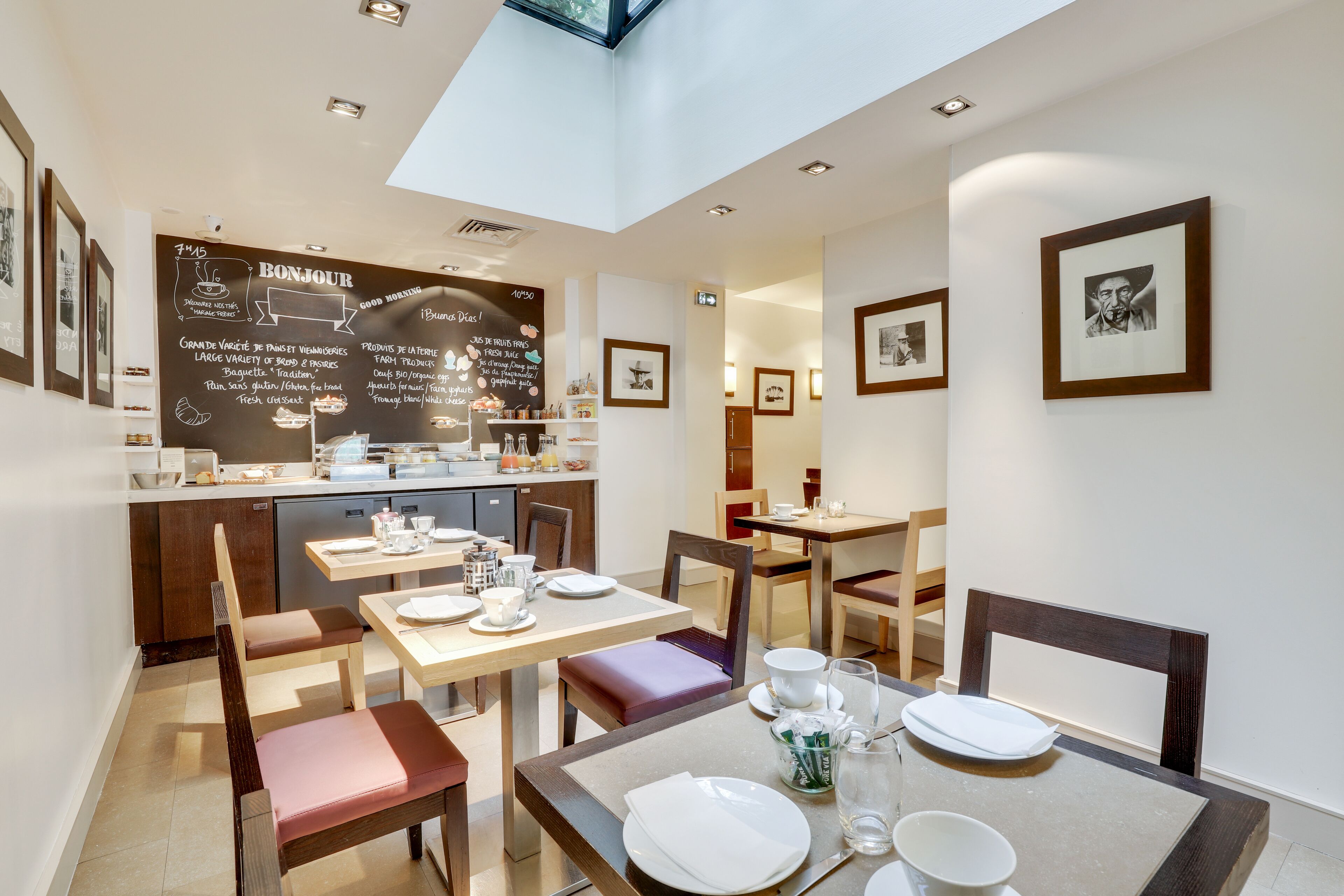 Petit déjeuner buffet (19 EUR par personne)