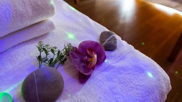 Hot tub, Turkish bath/hammam, body treatments, mud baths, hydrotherapy