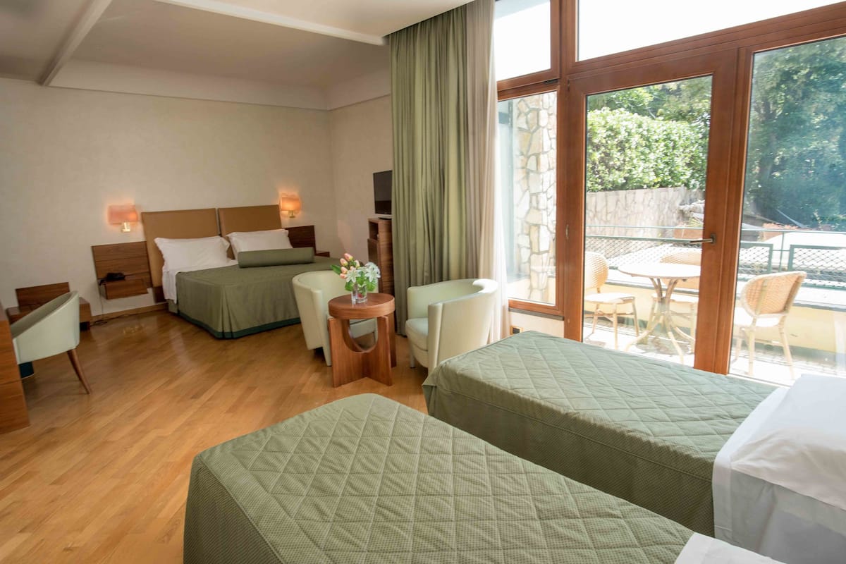 Triple Room | Premium bedding, down comforters, Select Comfort beds, minibar