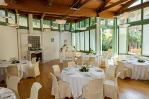 3 Restaurants, Frühstück, Mittagessen, Abendessen, lokale Küche