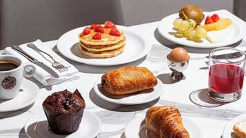 Café da manhã com buffet todos os dias mediante uma taxa