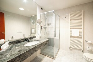 Bathroom - Phi Hotel Cavalieri (Bra)
