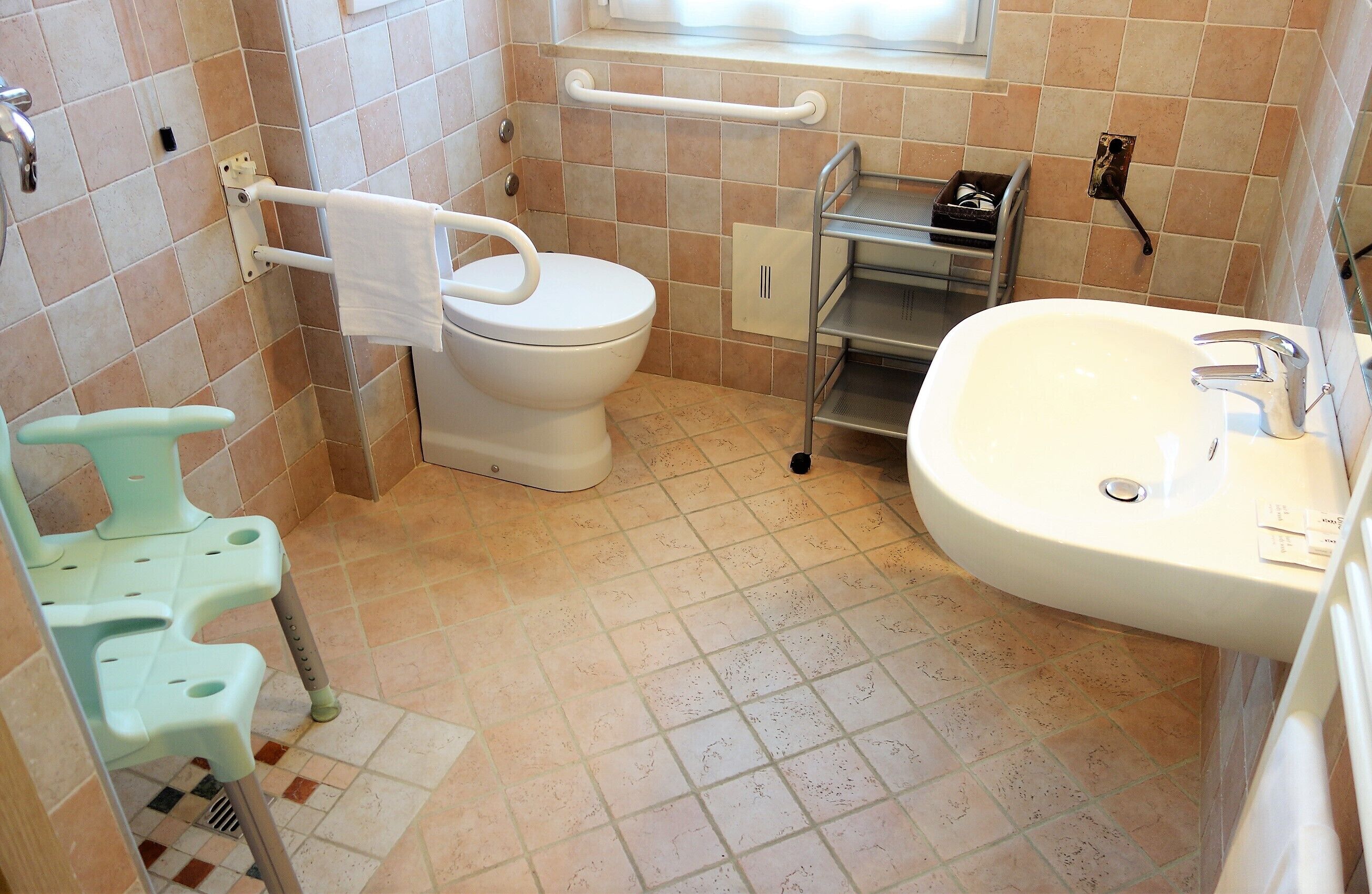 comfort triple room, 1 bedroom, accessible | bathroom | hair dryer, bathrobes, bidet, towels