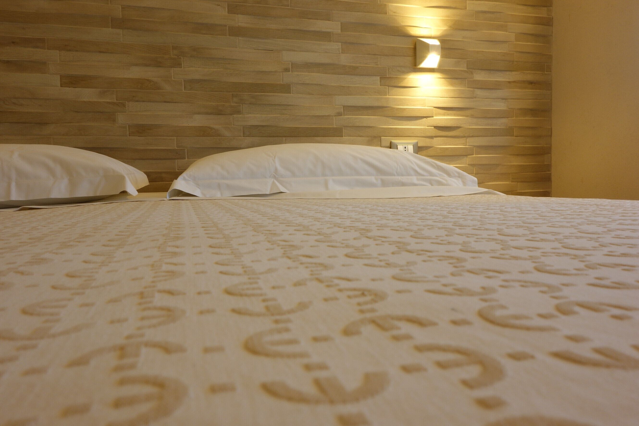 comfort triple room, 1 bedroom, accessible | 1 bedroom, in-room safe, desk, free wifi