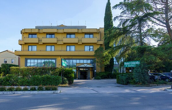 Front of property - Hotel Cristallo (Assisi)