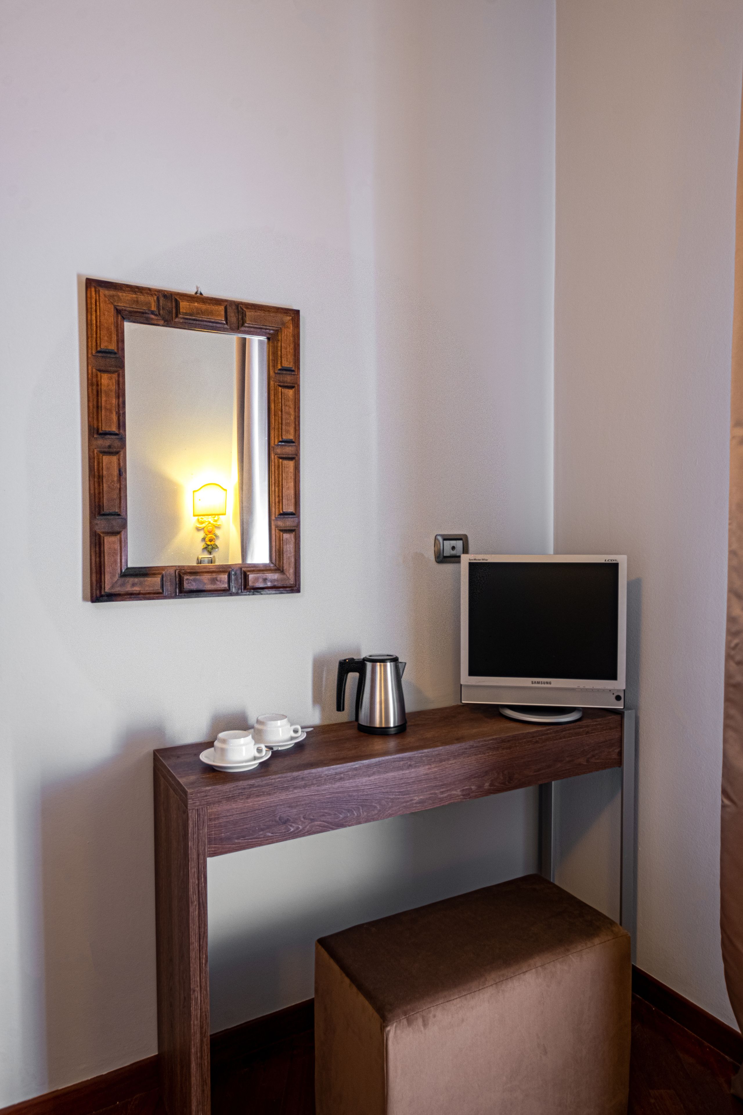 junior suite | in-room safe, desk, free wifi