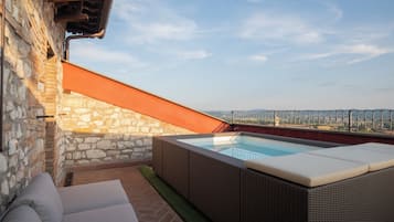 Suite monolocale Junior | Una cassaforte in camera, una scrivania, Wi-Fi gratuito