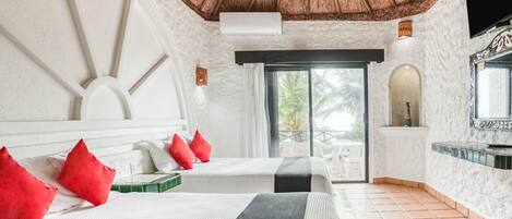 Superior tweepersoonskamer, uitzicht op zee | Een kluis op de kamer, geluiddichte muren, gratis wifi, beddengoed