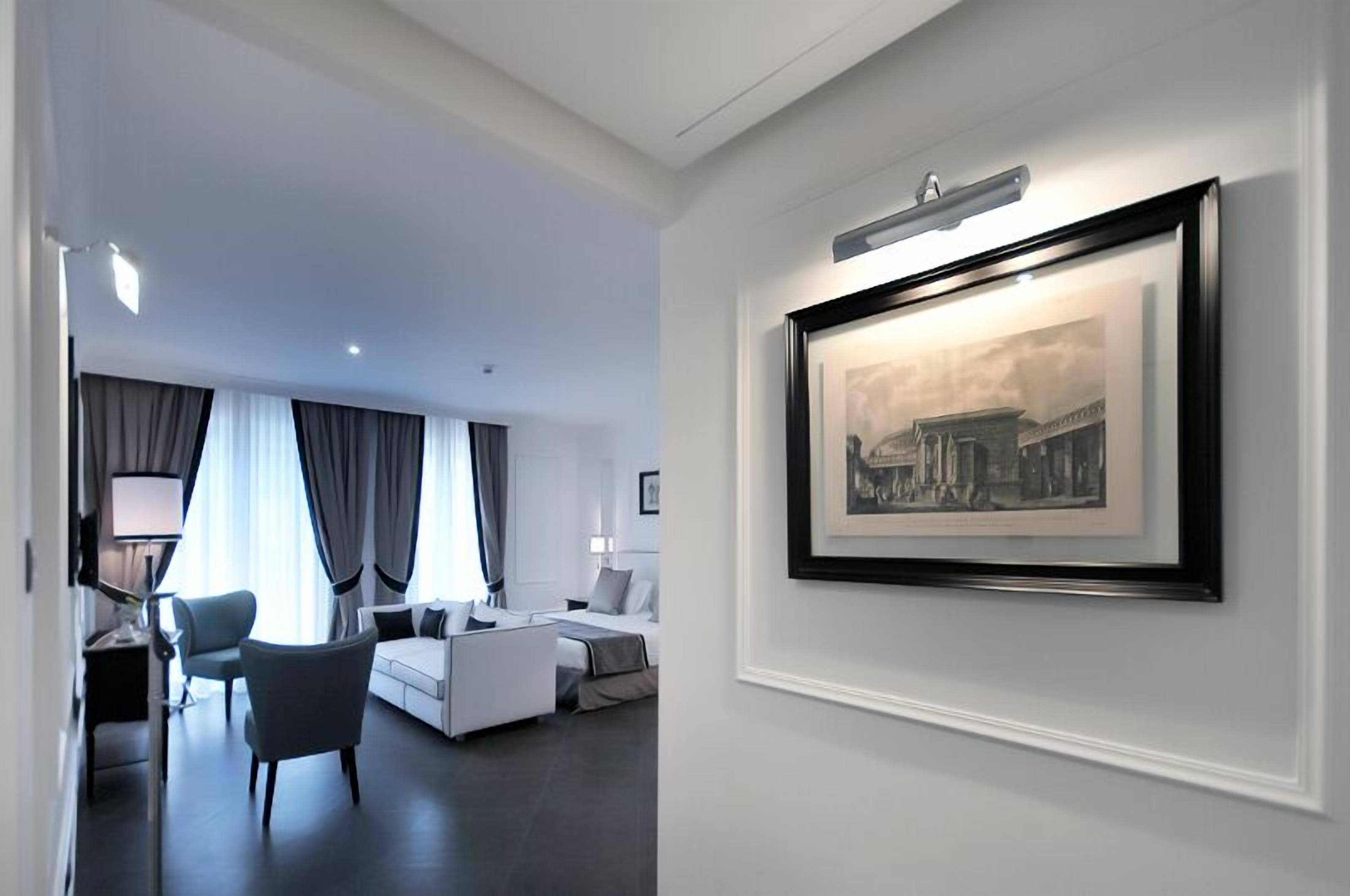 suite | living area | flat-screen tv, pay films