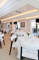 Breakfast, lunch and dinner served