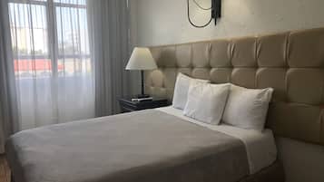 1 bedroom, blackout curtains, free WiFi, bed sheets