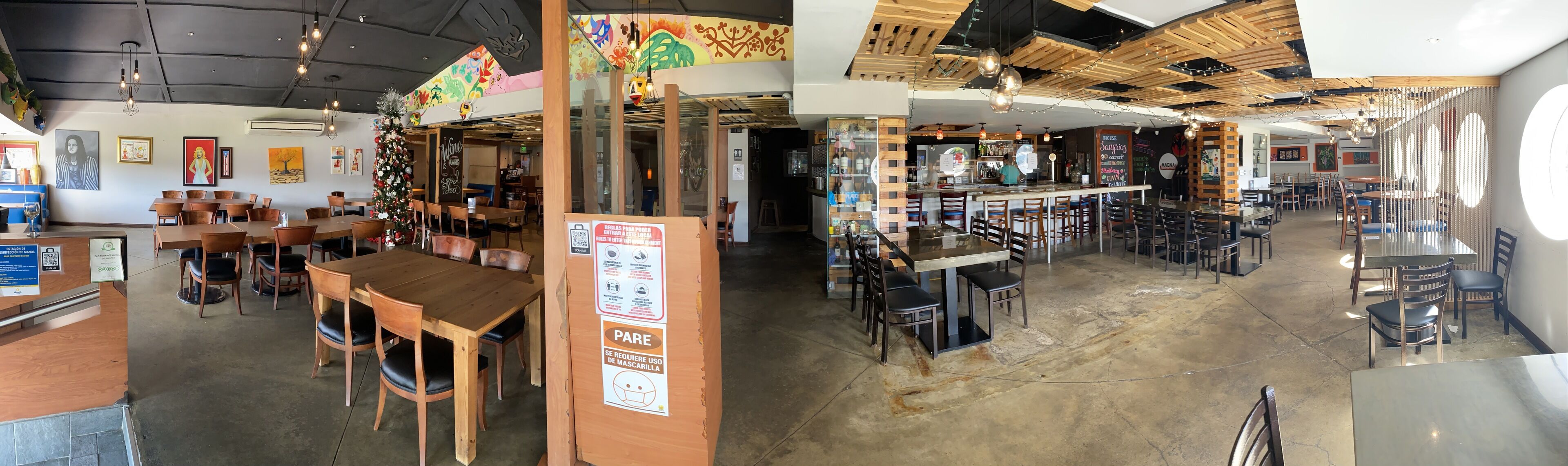 2 restaurants, breakfast served