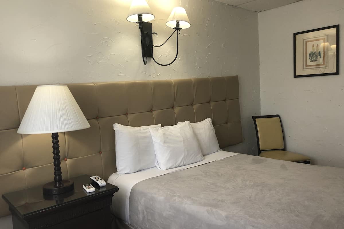 1 bedroom, blackout curtains, free wifi, bed sheets