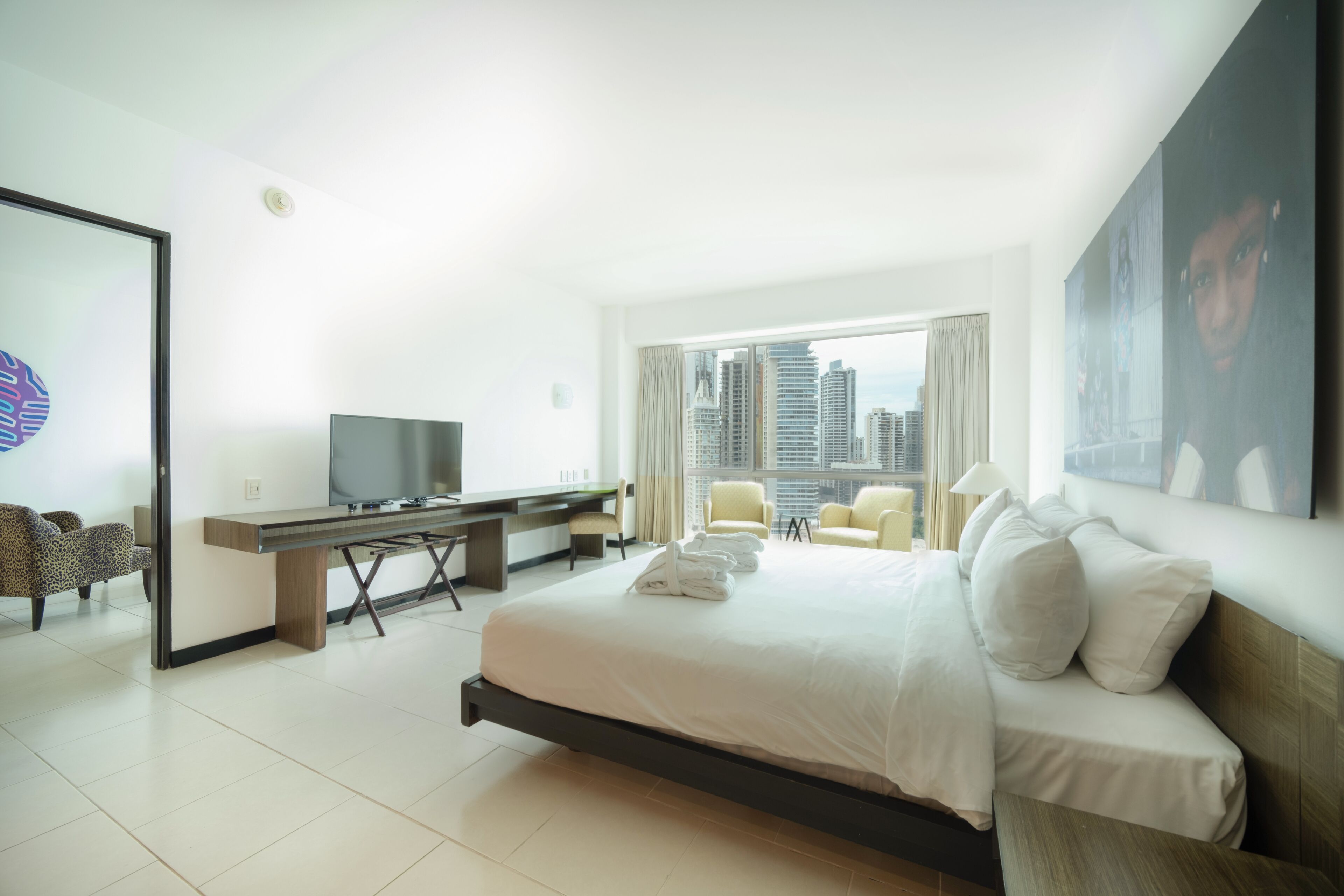 Junior Suite, 1 King Bed, Ocean View | Premium bedding, in-room safe, desk, laptop workspace