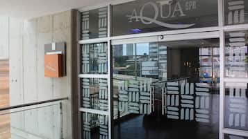 Couples treatment rooms, sauna, hot tub, steam room, Turkish bath