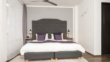 Superior Double Room, 1 King Bed, Non Smoking, City View | 1 bedroom, premium bedding, in-room safe, desk