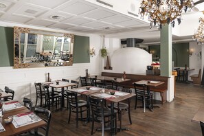 Lunsj og middag serveres, italienske retter