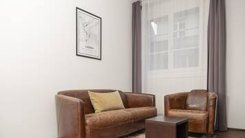 Superior-Doppelzimmer, 1 King-Bett, Nichtraucher, Stadtblick | Hochwertige Bettwaren, Zimmersafe, Schreibtisch, VerdunkelungsvorhÀnge