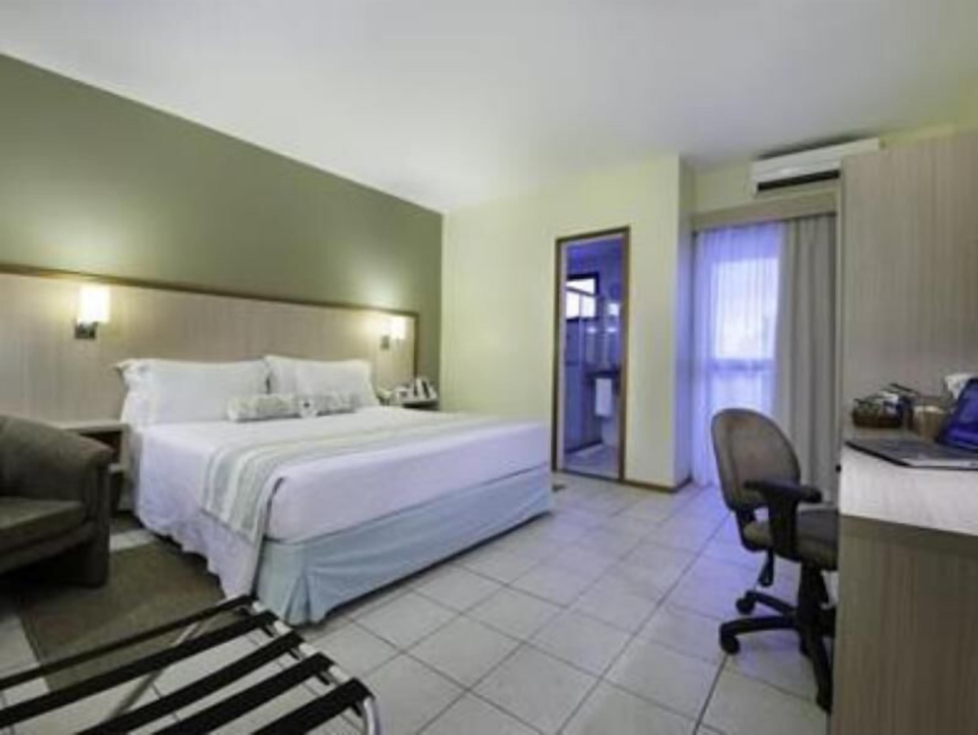 Minibar, in-room safe, desk, laptop workspace