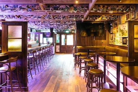 Bar (en la propiedad)