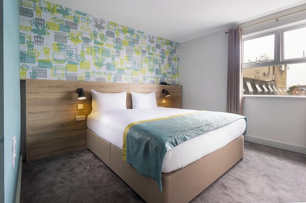 Double Room | Desk, soundproofing, free WiFi, bed sheets