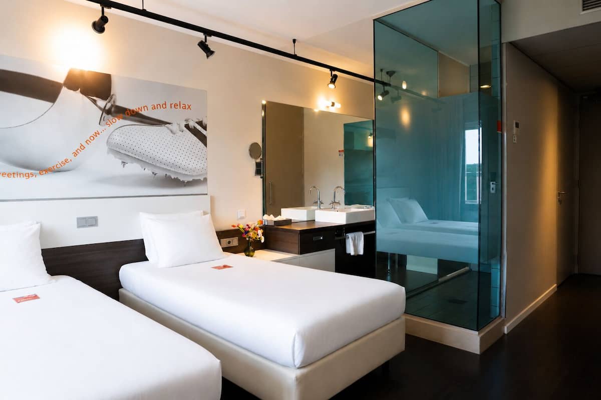 Superior Room | In-room safe, iron/ironing board (on request), WiFi (free), alarm clocks