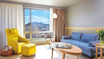 Suite ejecutiva (Acropolis View) | Ropa de cama de alta calidad, camas con pillow-top y minibar