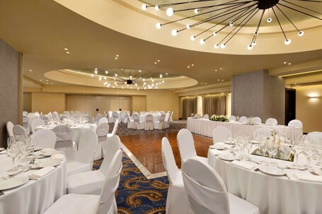 Wyndham Grand Athens - Image 41