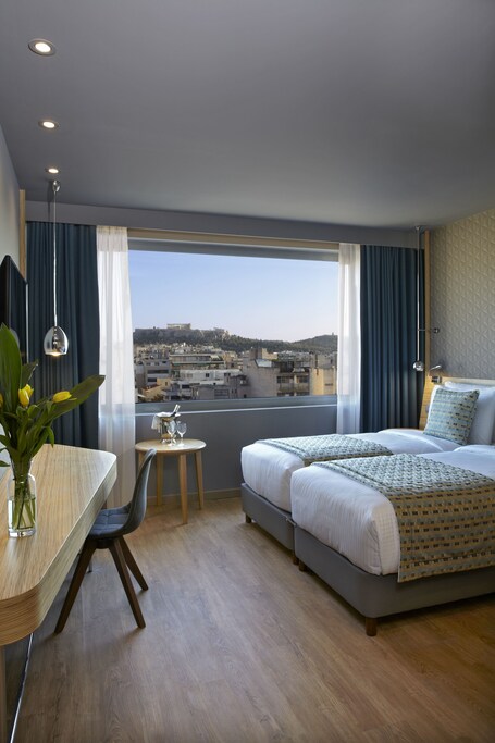 Wyndham Grand Athens - Image 4