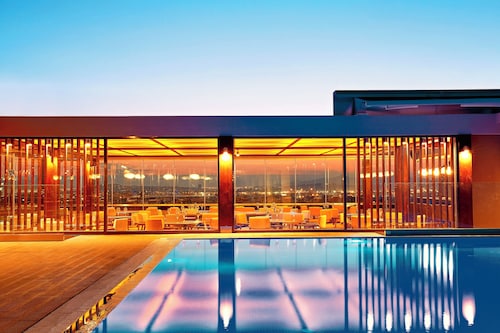 Zeus Wyndham Grand Athens