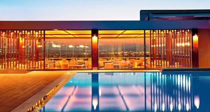 Zeus Wyndham Grand Athens