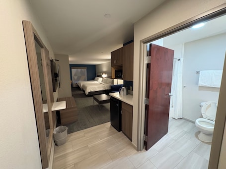 Suite, Multiple Beds. Holiday Inn Express Hotel & Suites Lafayette by IHG