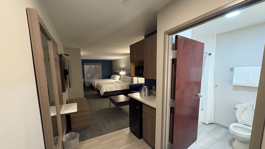 Holiday Inn Express Hotel & Suites Lafayette by IHG