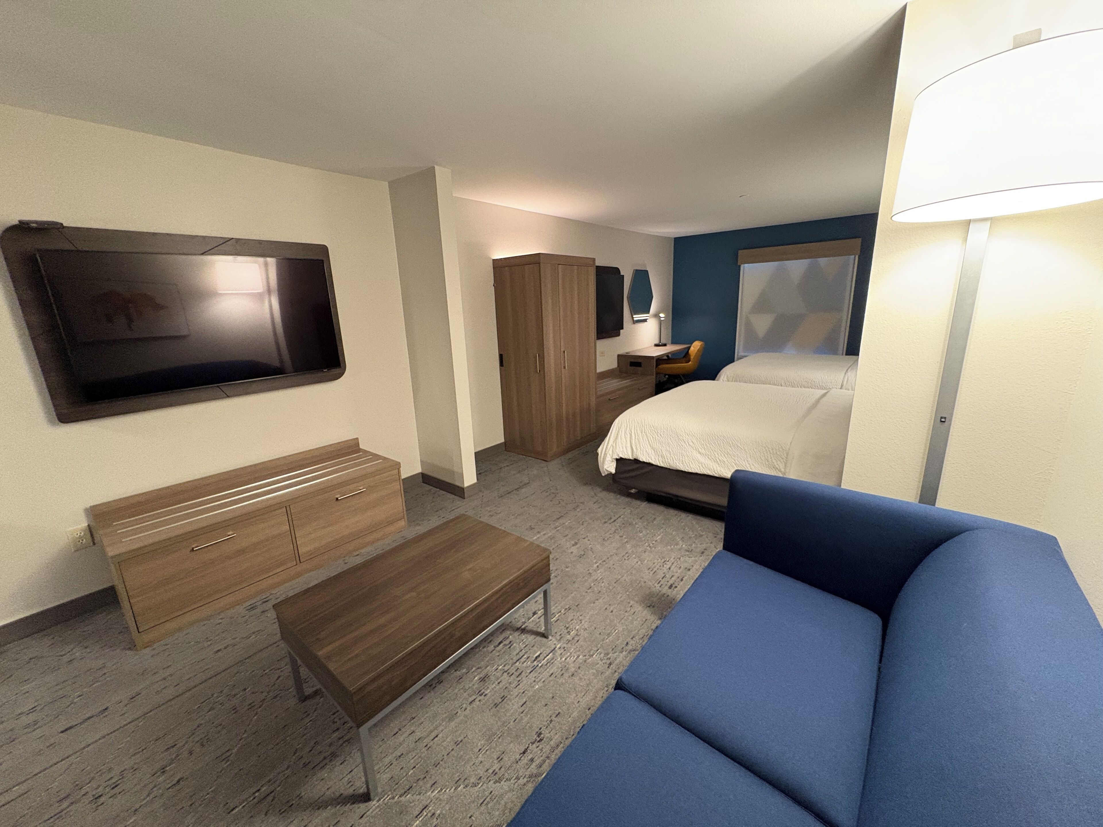 Photo - Holiday Inn Express  & Suites Lafayette