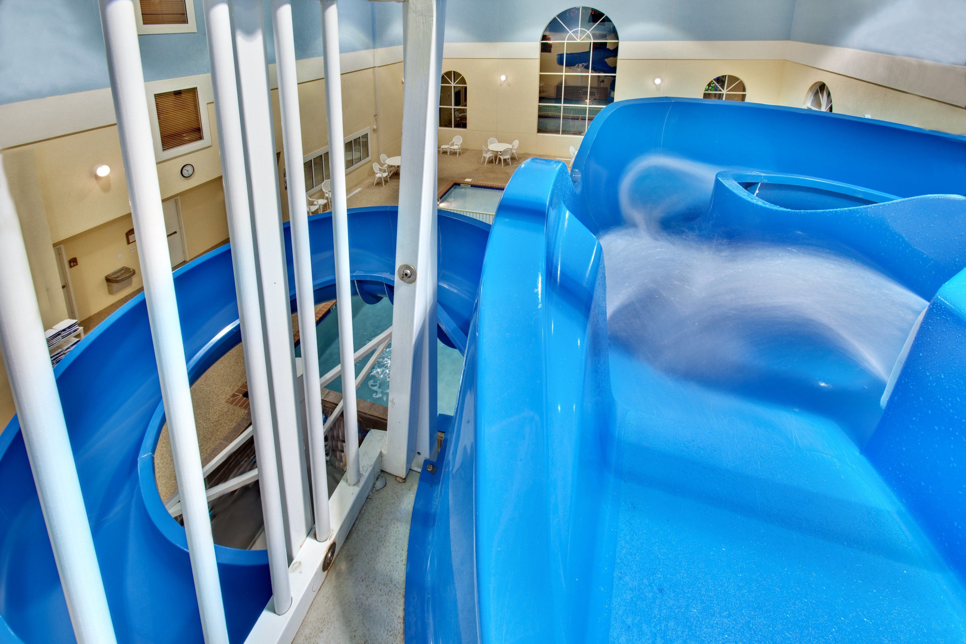 indoor pool, open 7 am to 10 pm, pool loungers