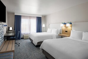 In-room safe, desk, iron/ironing board, free cots/infant beds - Garner Hotel Brookings by IHG (Brookings)