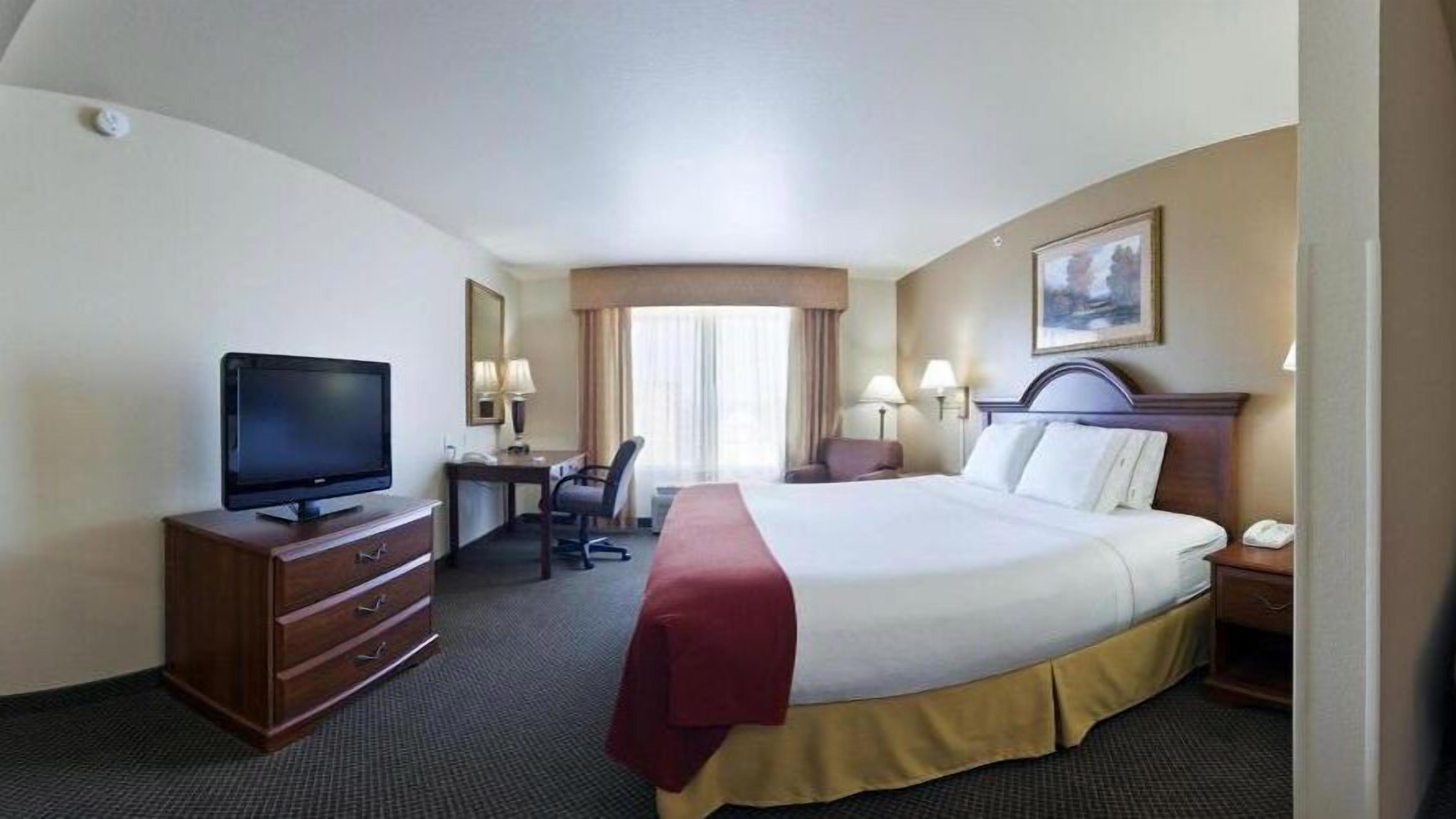 32-inch flat-screen tv with satellite channels, tv